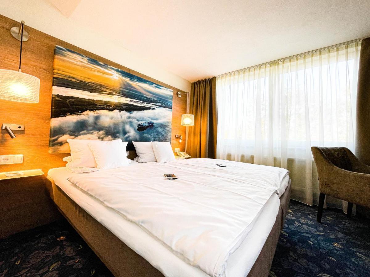 Hotel-Restaurant Vier Linden 슈타데 외부 사진