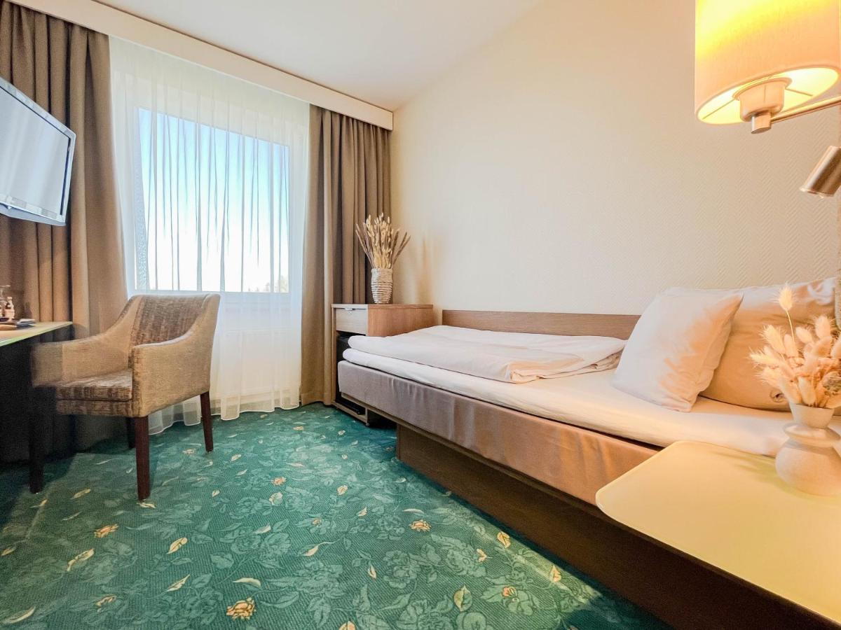 Hotel-Restaurant Vier Linden 슈타데 외부 사진
