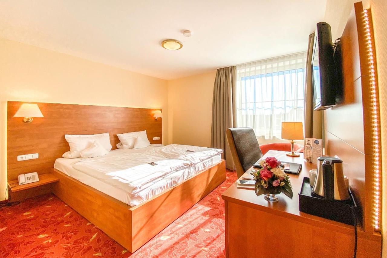 Hotel-Restaurant Vier Linden 슈타데 외부 사진
