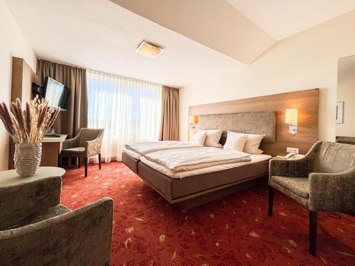 Hotel-Restaurant Vier Linden 슈타데 외부 사진