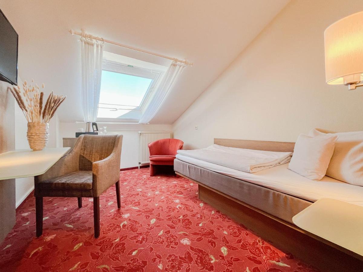 Hotel-Restaurant Vier Linden 슈타데 외부 사진