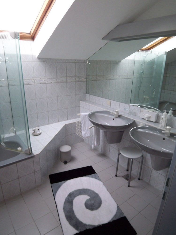 Hotel-Restaurant Vier Linden 슈타데 외부 사진