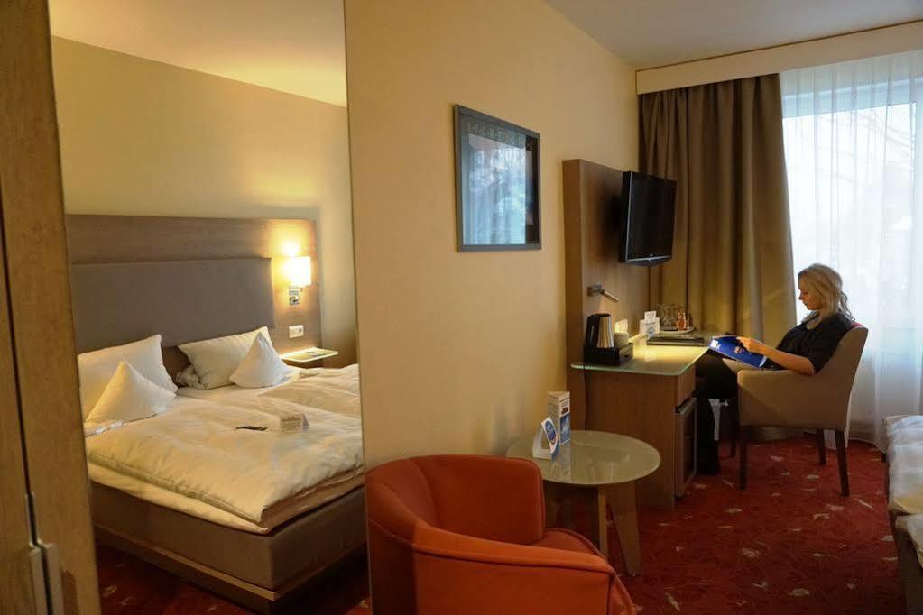 Hotel-Restaurant Vier Linden 슈타데 외부 사진