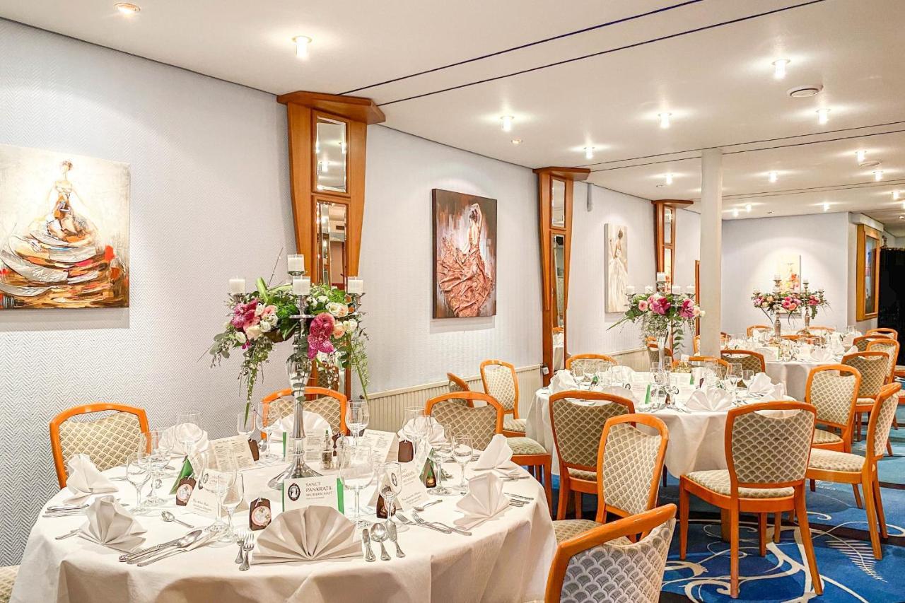 Hotel-Restaurant Vier Linden 슈타데 외부 사진